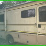1997 Fleetwood Bounder 28T Newer Hot Water Tank, Awning, Good Brakes