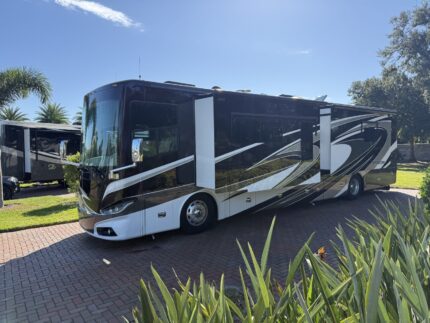 2016 Tiffin Motorhomes Phaeton 40 AH