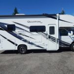2022 Thor Quantum LC25 White 7.3 Liter Automatic 2184 Miles