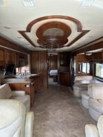 2009 Monaco Dynasty Yorkshire IV Class A 4 Slide outs Sleeps 4 1Bath &1/2 W/D