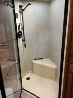 2009 Monaco Dynasty Yorkshire IV Class A 4 Slide outs Sleeps 4 1Bath &1/2 W/D